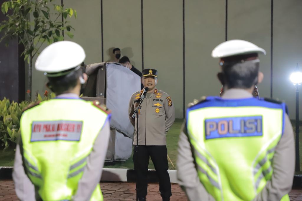 Polda Riau Lakukan Apel Patroli Untuk Penyekatan Dan Himbauan Prokes Covid-19